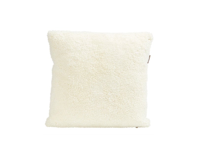 Alice Fårskinnskudde 50x50 i färgen Vit