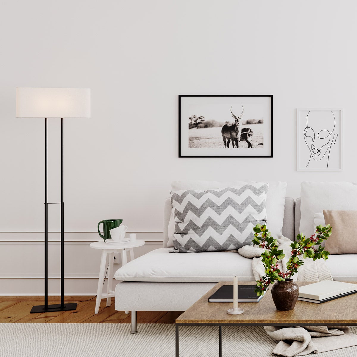 Luton Golvlampa i ljust vardagsrum