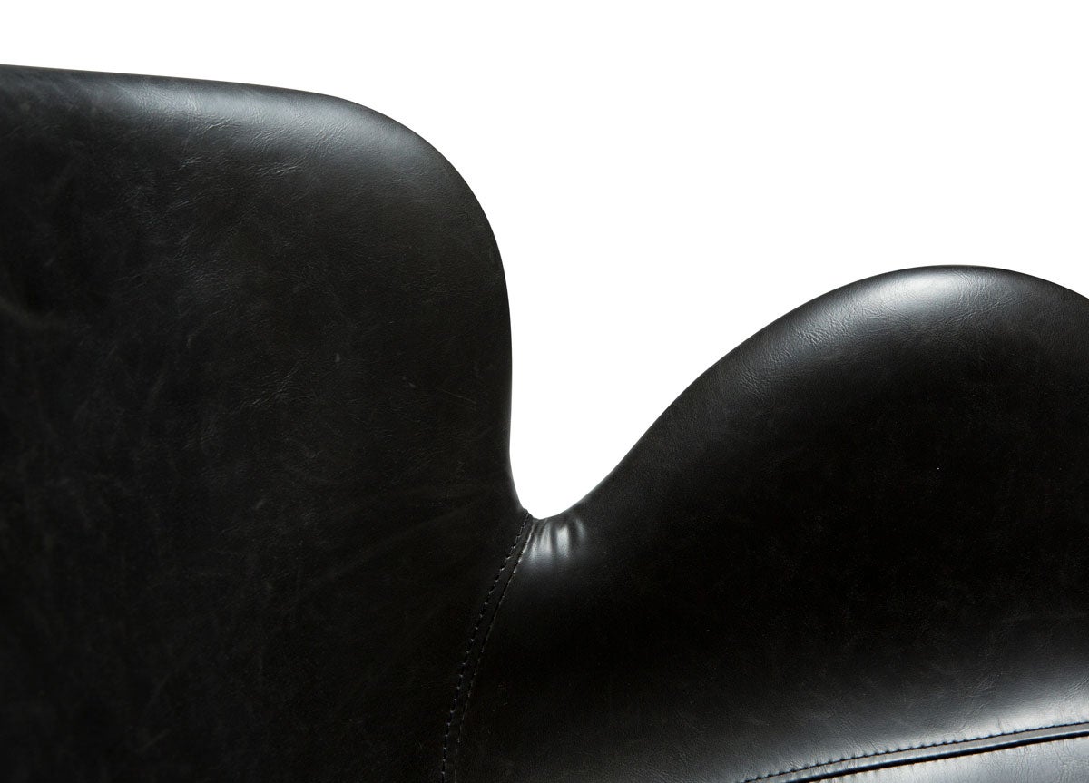 Gaia Loungefåtölj Svart Konstläder Armstöd