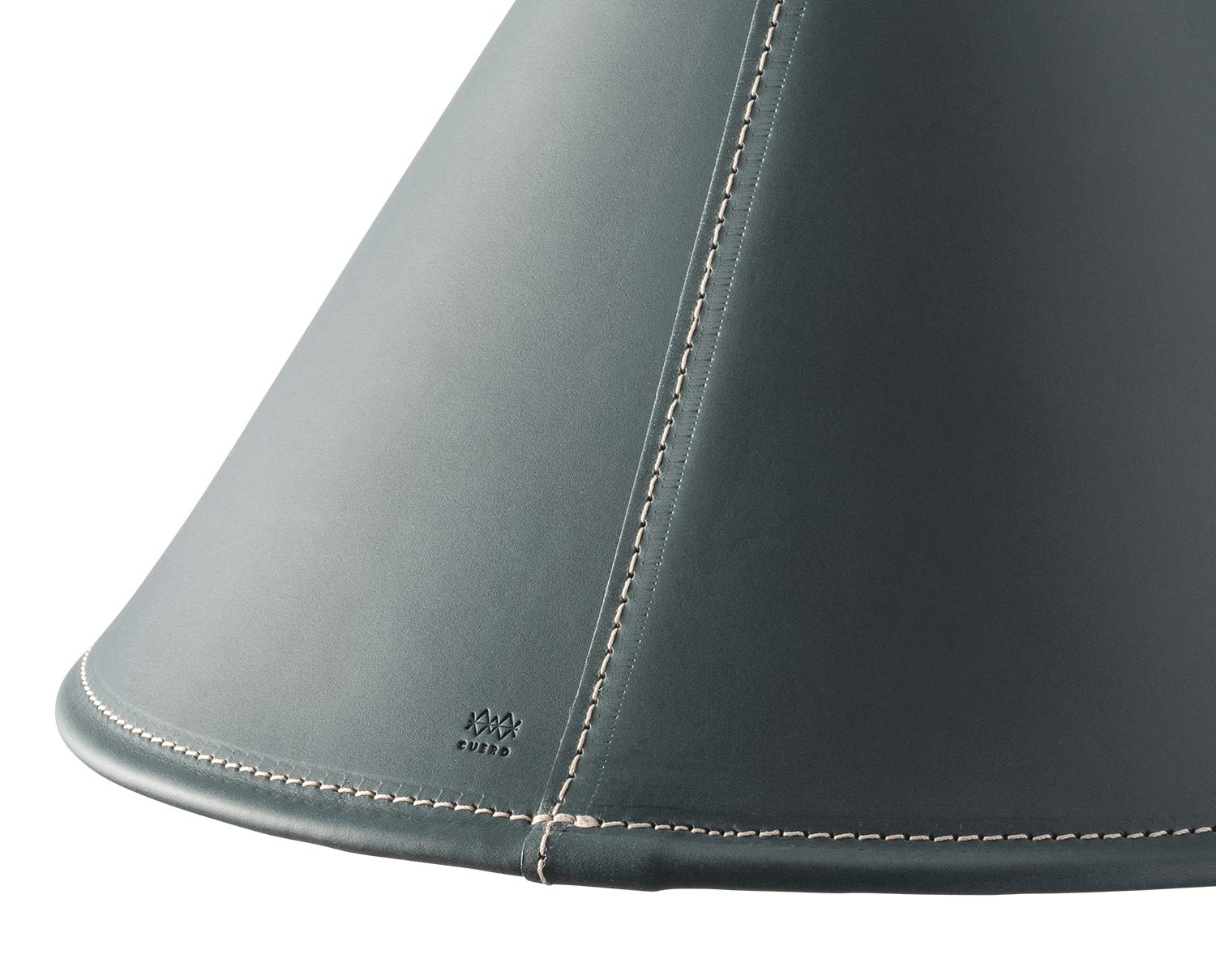 NAMIBIA-OCEAN-LAMPA-DETALJ-1-CUERO