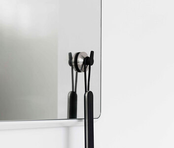 Vipp 265 Krok med sugpropp på spegel