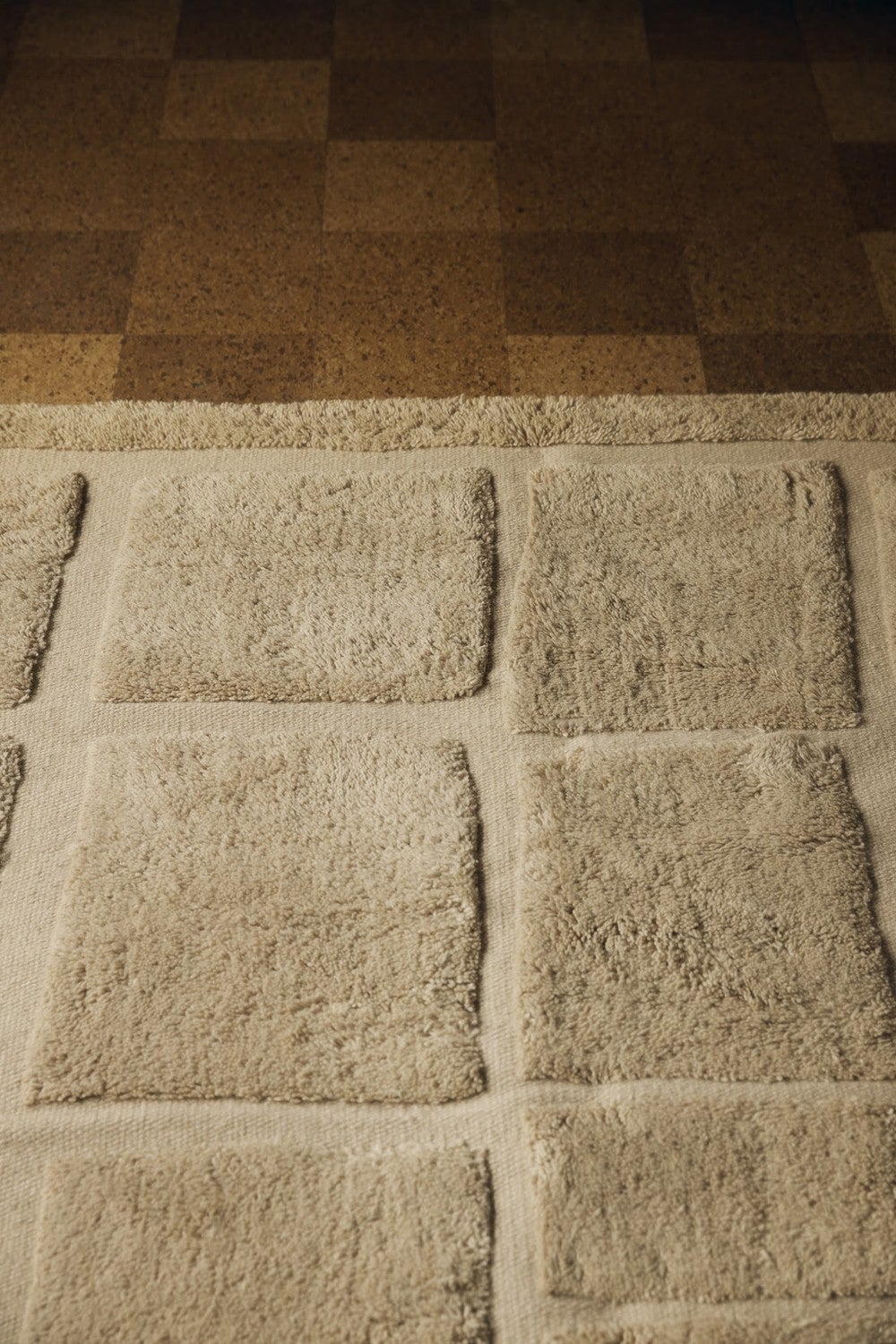 Wandel Wool Rug Caramel Beige från Tinted Objects.