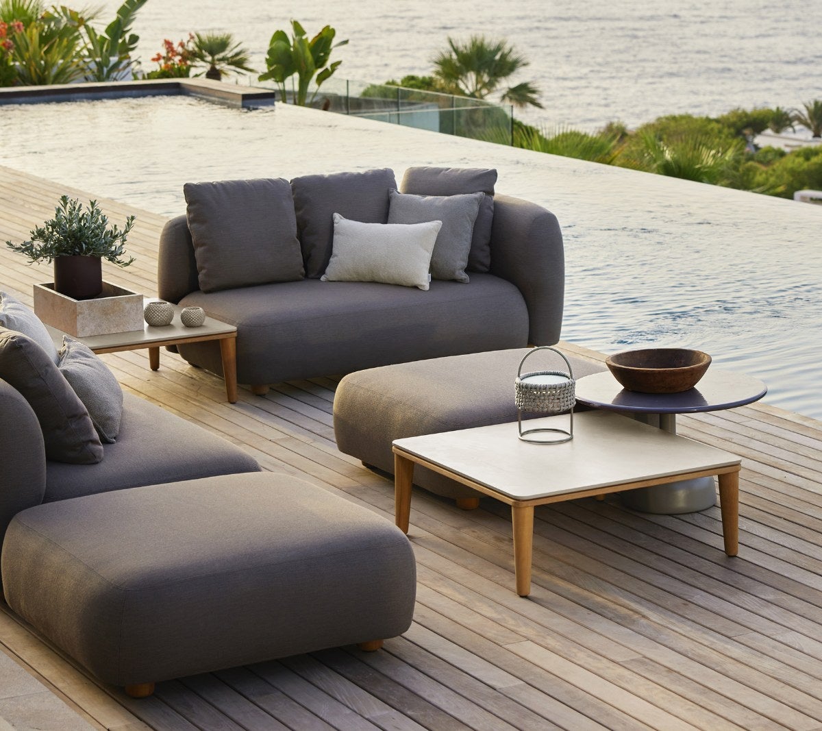 Capture-lounge-taupe-Capture-coffee-tabl-20315261-env-83a5b