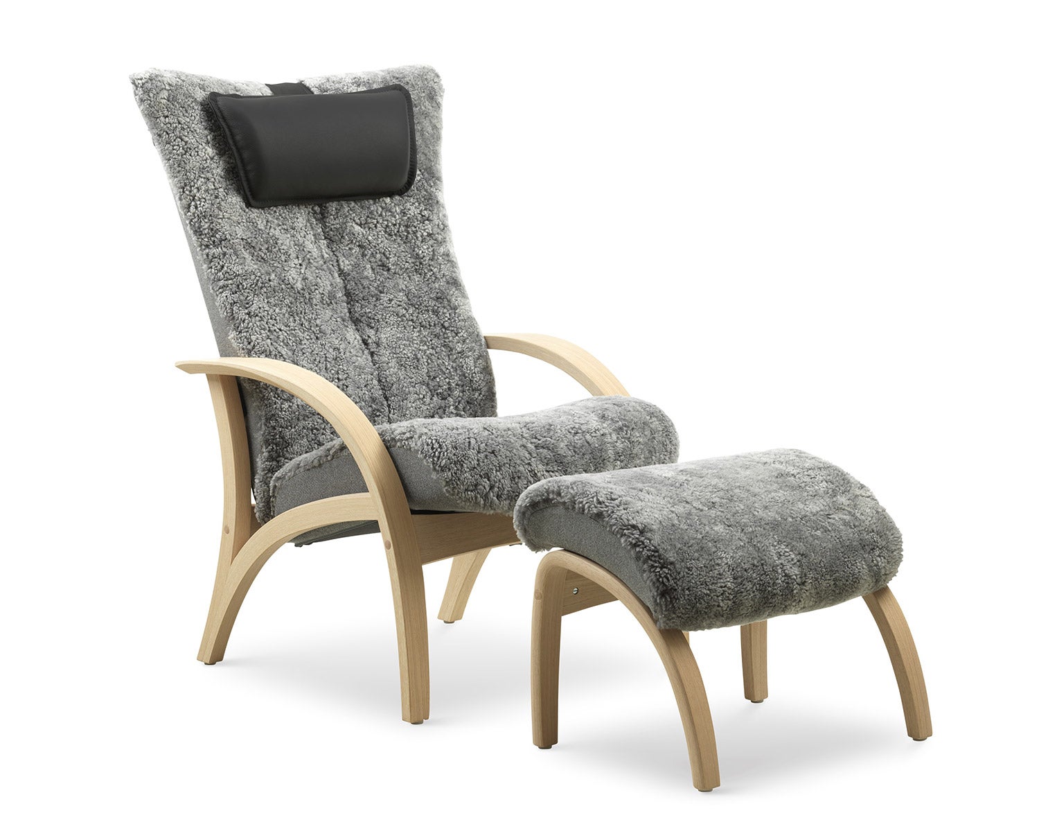 Delta Adventure Large Fåtölj med Fotpall i vitoljad ek klädd i fårskinnet Scandinavian Grey