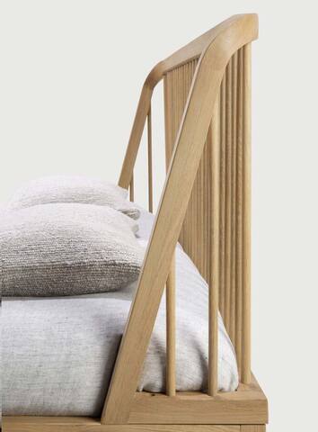 Spindle-bed-ljus-d1-Ethnicraft