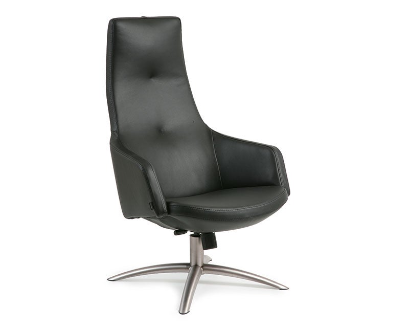 Joy Fåtölj klädd i lädret Fantasy Black