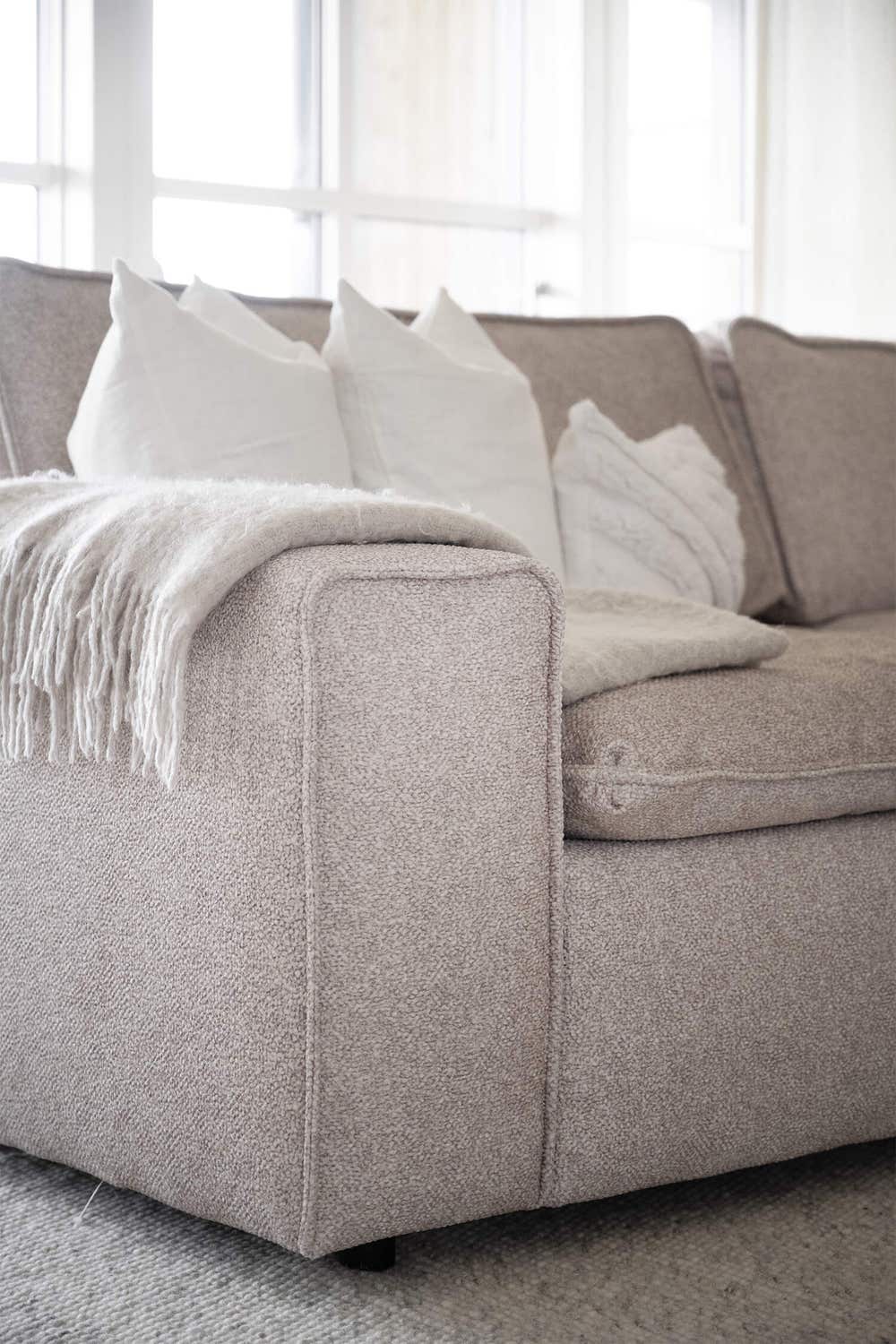 Rawlins-soffa-Beige-02-Bobby-Rowico-Home.jpg Rawlins-soffa-Beige-02-Bobby-Rowico-Home