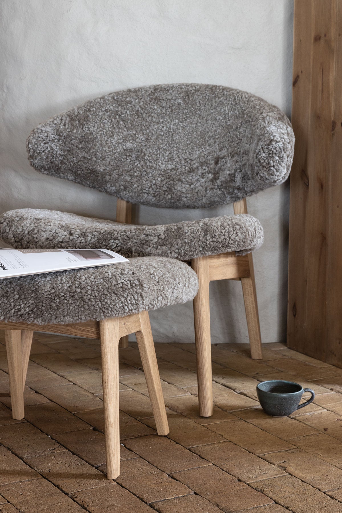Ram Shell Lounge Chair | Trärygg | Fårskinn | Kristensen & Kristensen ...