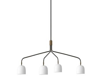 Howard Ljuskrona med fyra armar i färgen Bone China