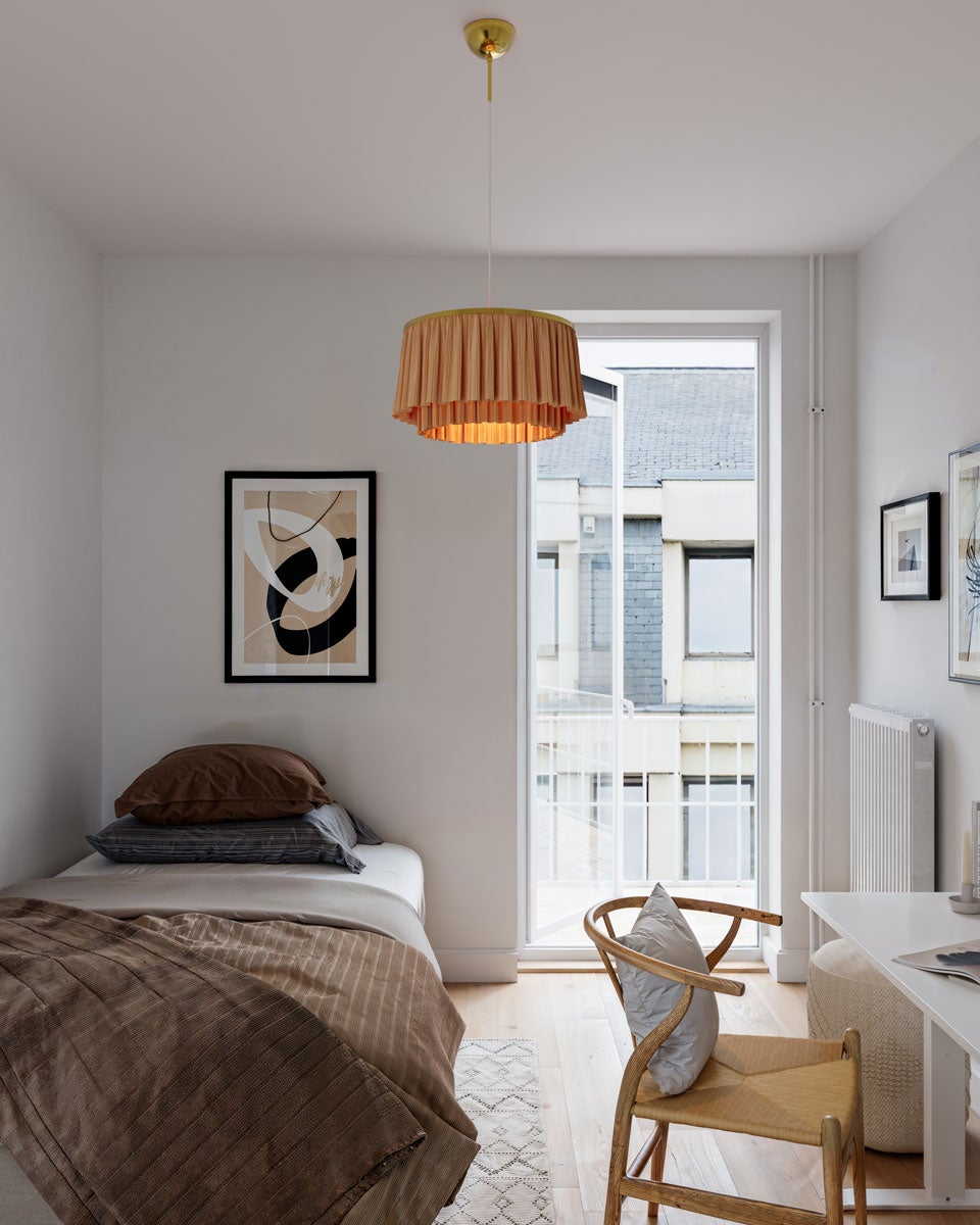 By-Rydens-Ophelia-Ceiling-Lamp-Brass-Beige-Lifestyle