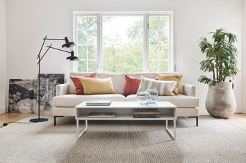 Mind-soffa-med-Cube-bord