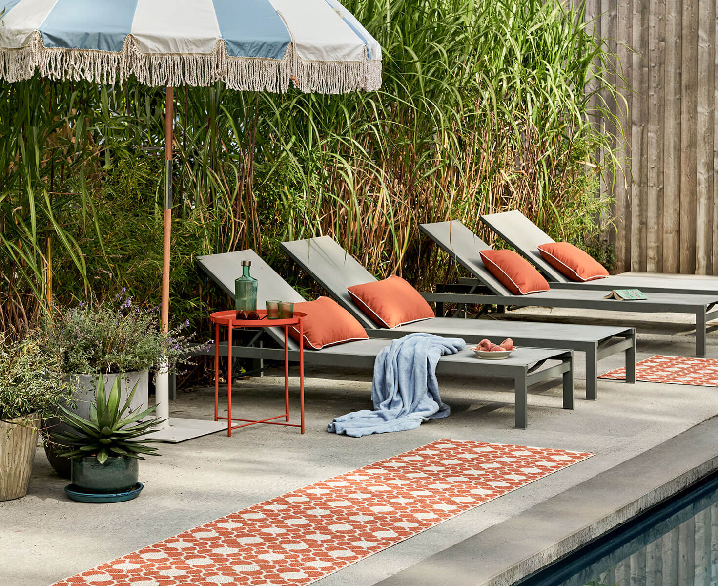 Pappelina-Anya-Pale-Orange-lifestyle