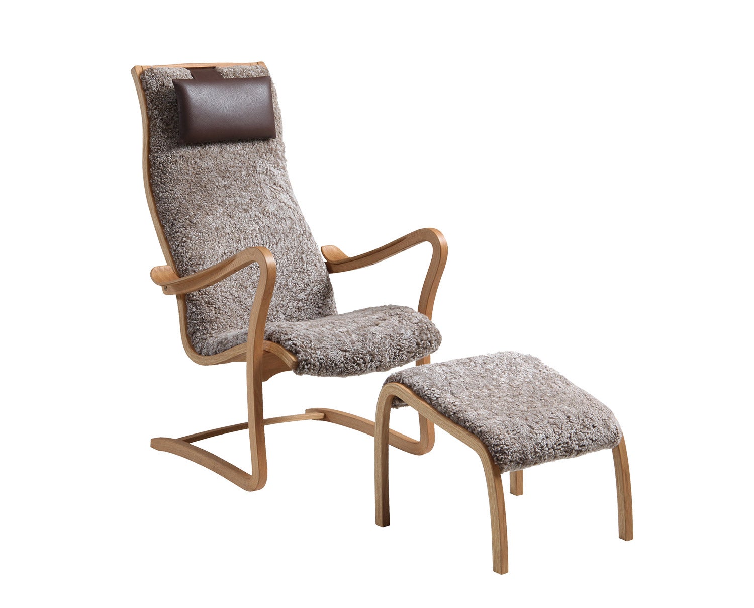 Majoren Fåtölj med fotpall i fårskinn