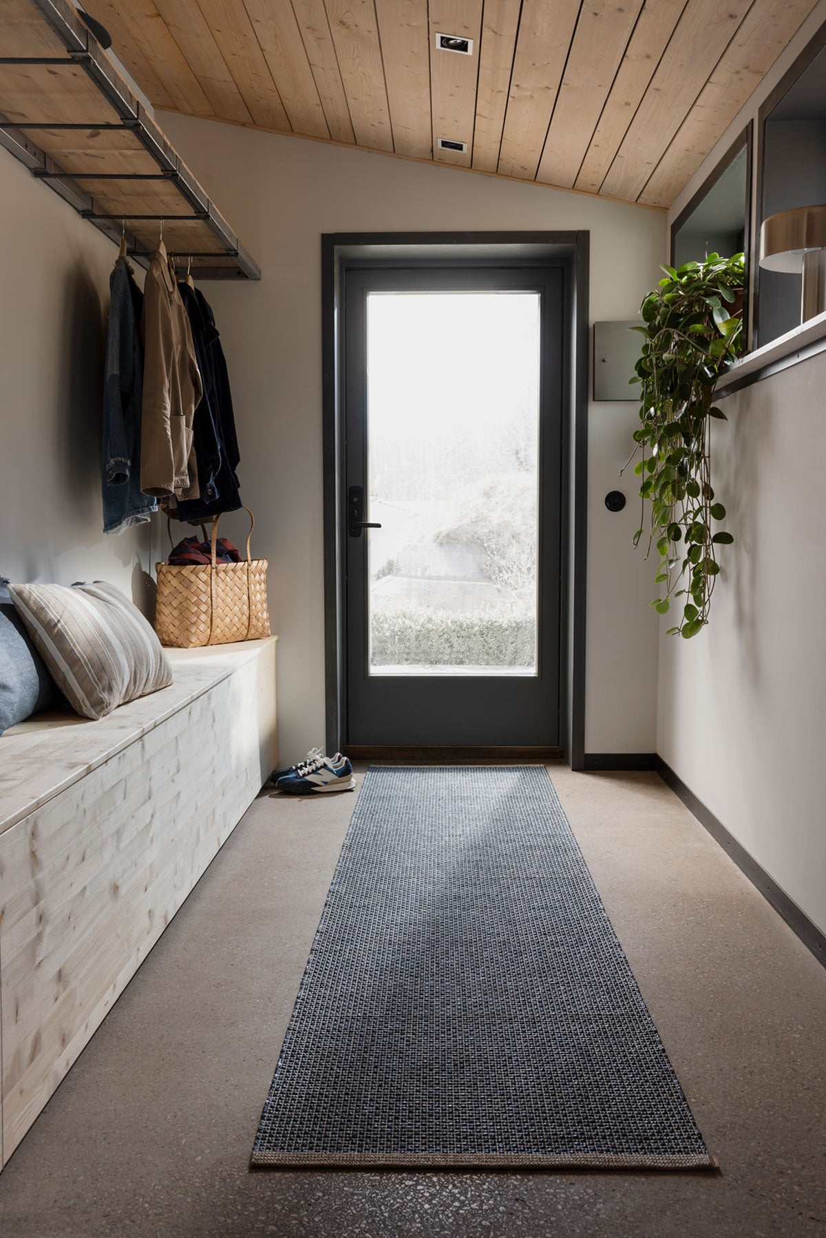 Pappelina-Nils-Runner-Ocean-Blue-Lifestyle