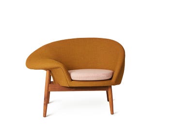 friedegg-loungechair-teak-darkorchre-palerose-02-warm-nordic