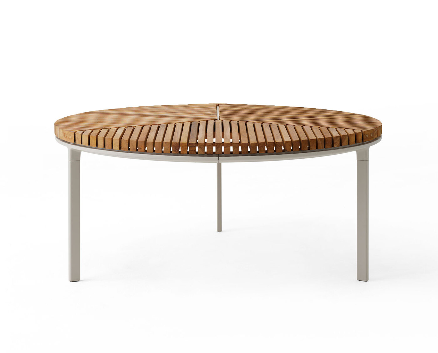 Runt loungebord Ø90 cm i teak till uteplatsen!  Open-Air Soffbord 716 från danska Vipp.