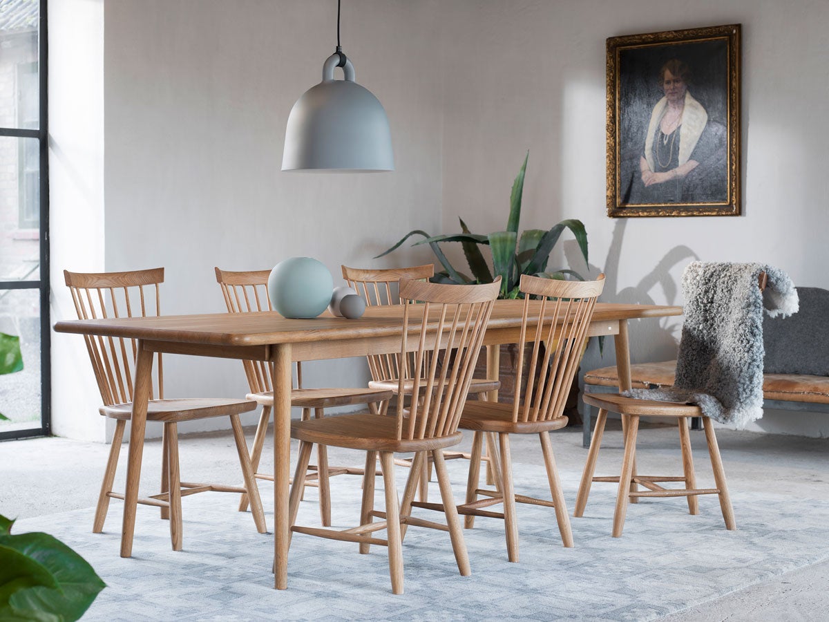 Lilla Åland Stol i oljad ek kring Miss Tailor Matbord