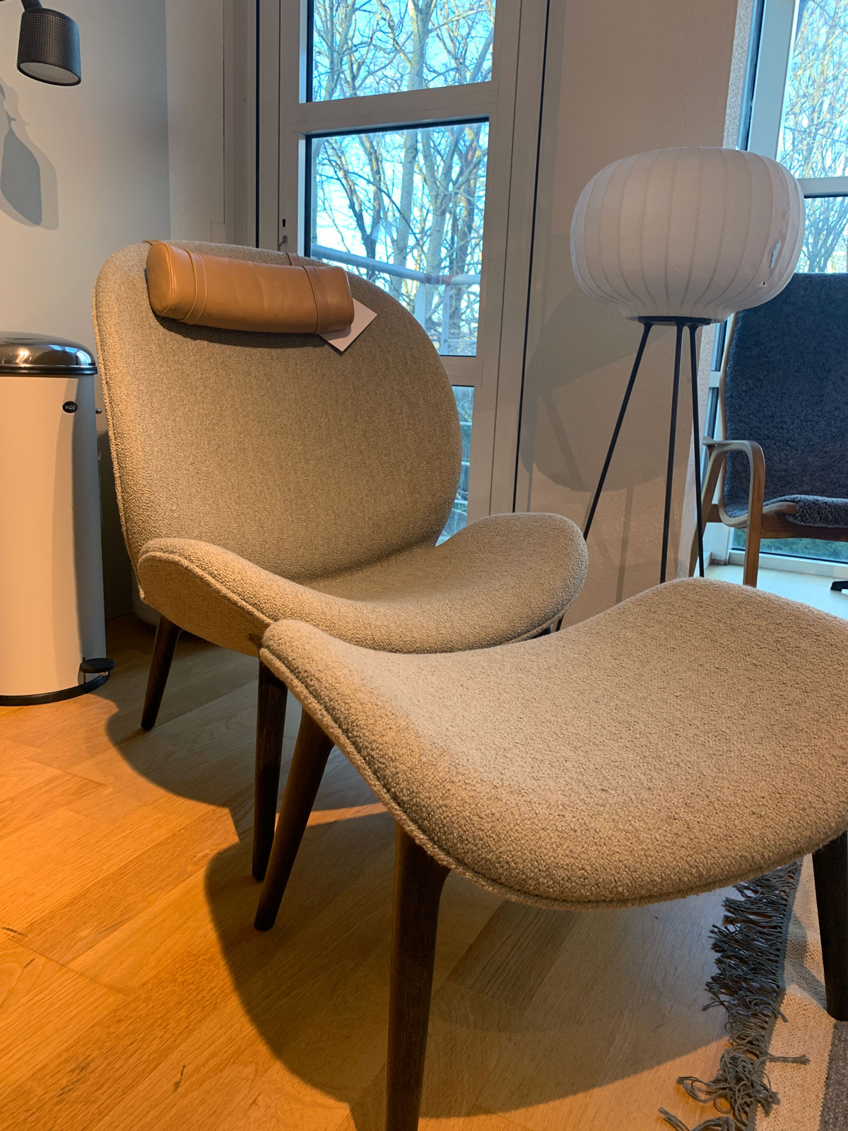 Vipp 466 Lodge Lounge Chair + Footstool | Soprano 03