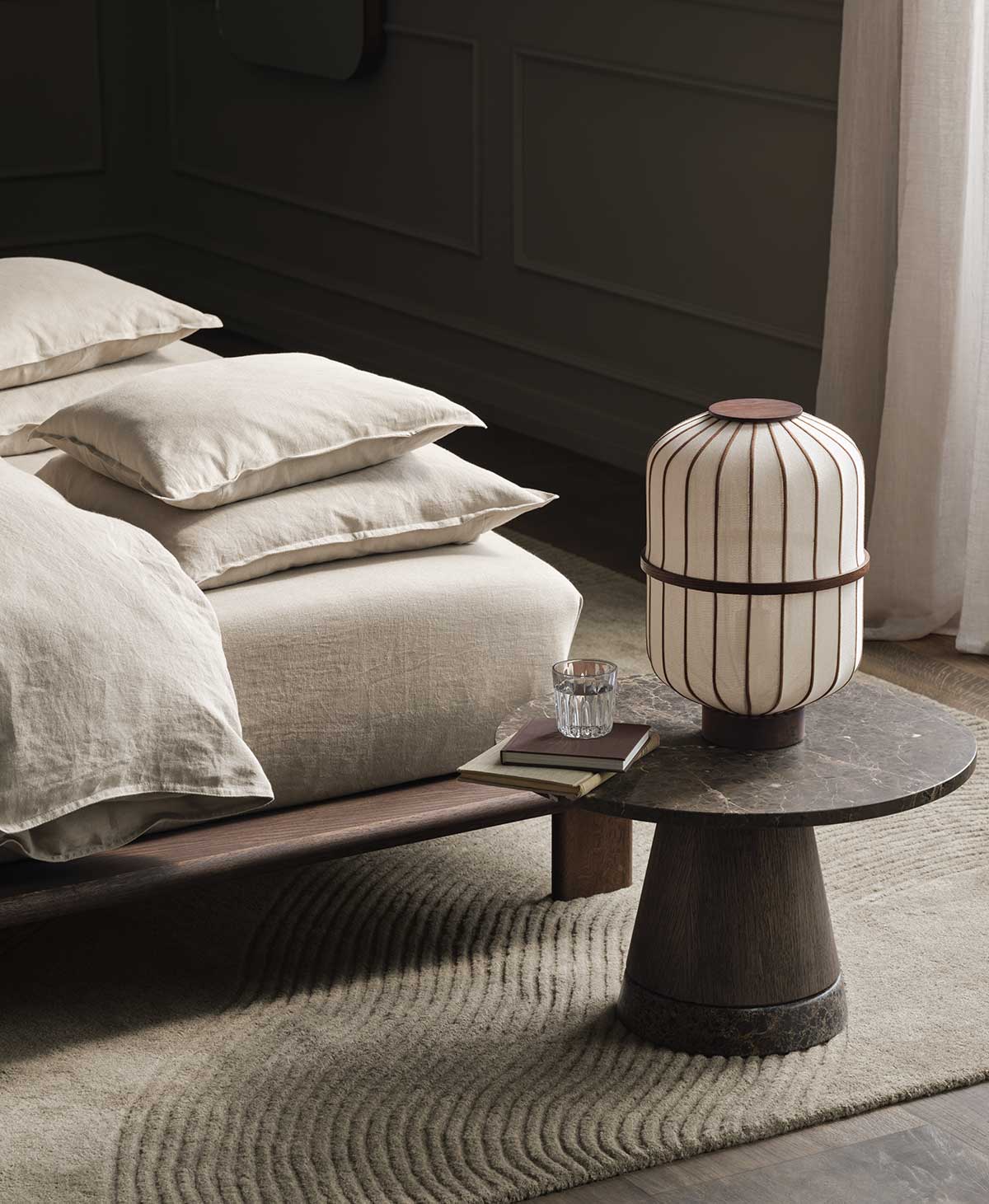 Bolia-Lucen-Table-Lamp-Sand-Dark-Oiled-Oak-Lifestyle