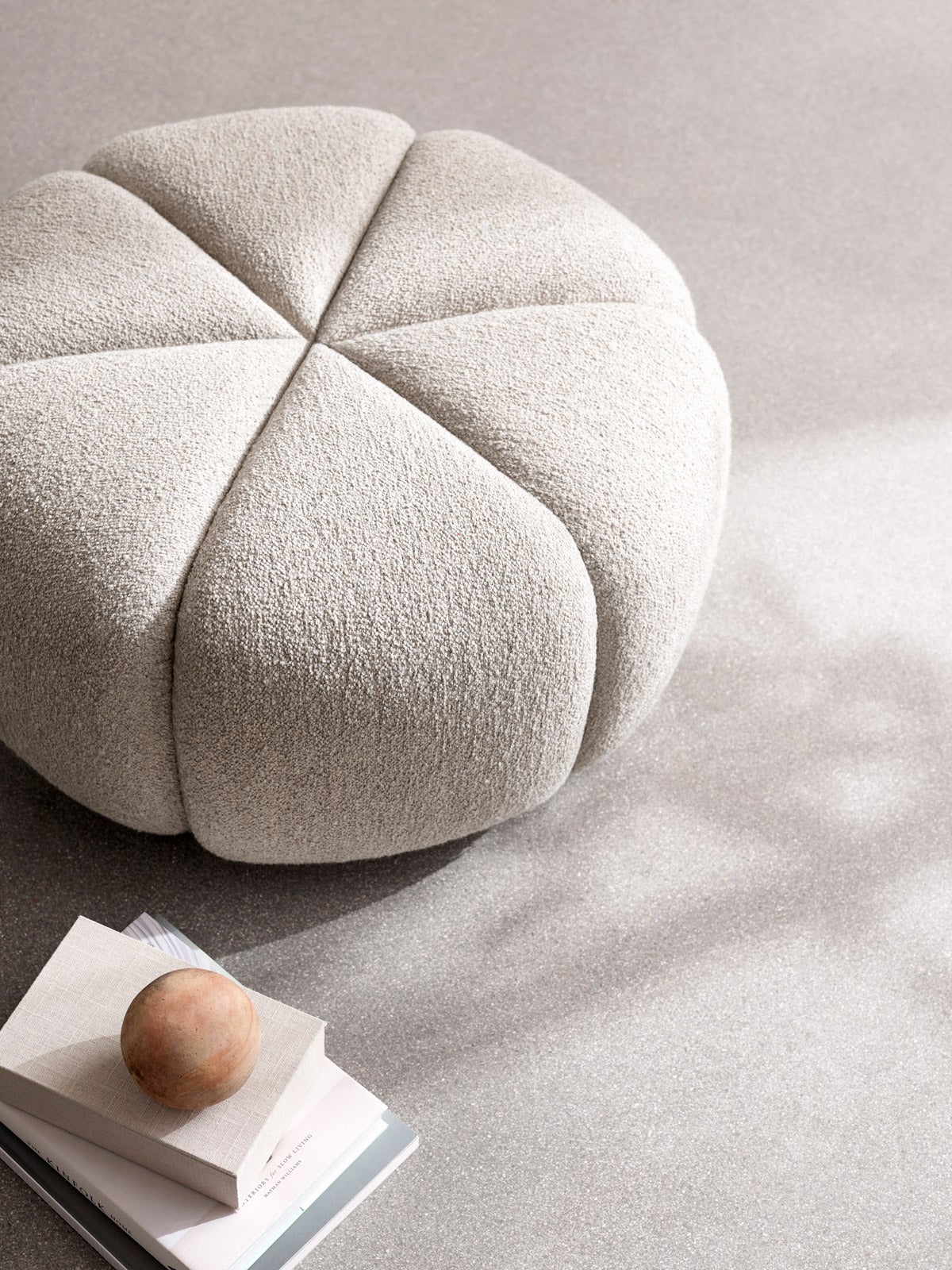 Vipp-655-pouf-Soprano24-offwhite-2