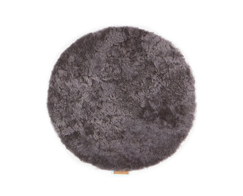 Ida stolsdyna fårskinn i carbon cappuccino från Shepherd