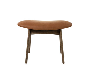 Ram loungepall i mörkgråoljad ask C11 med sits i Ultra läder Brandy