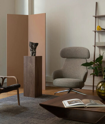 Soffbordet Brasilia i storleken 120 centimeter, av lackad valnötsfanér