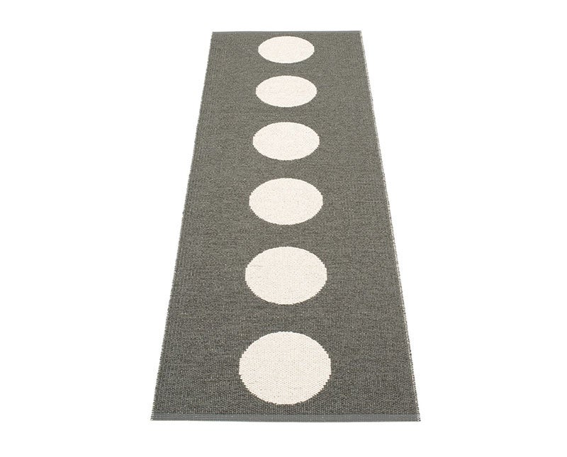 vera charcoal matta framsida pappelina