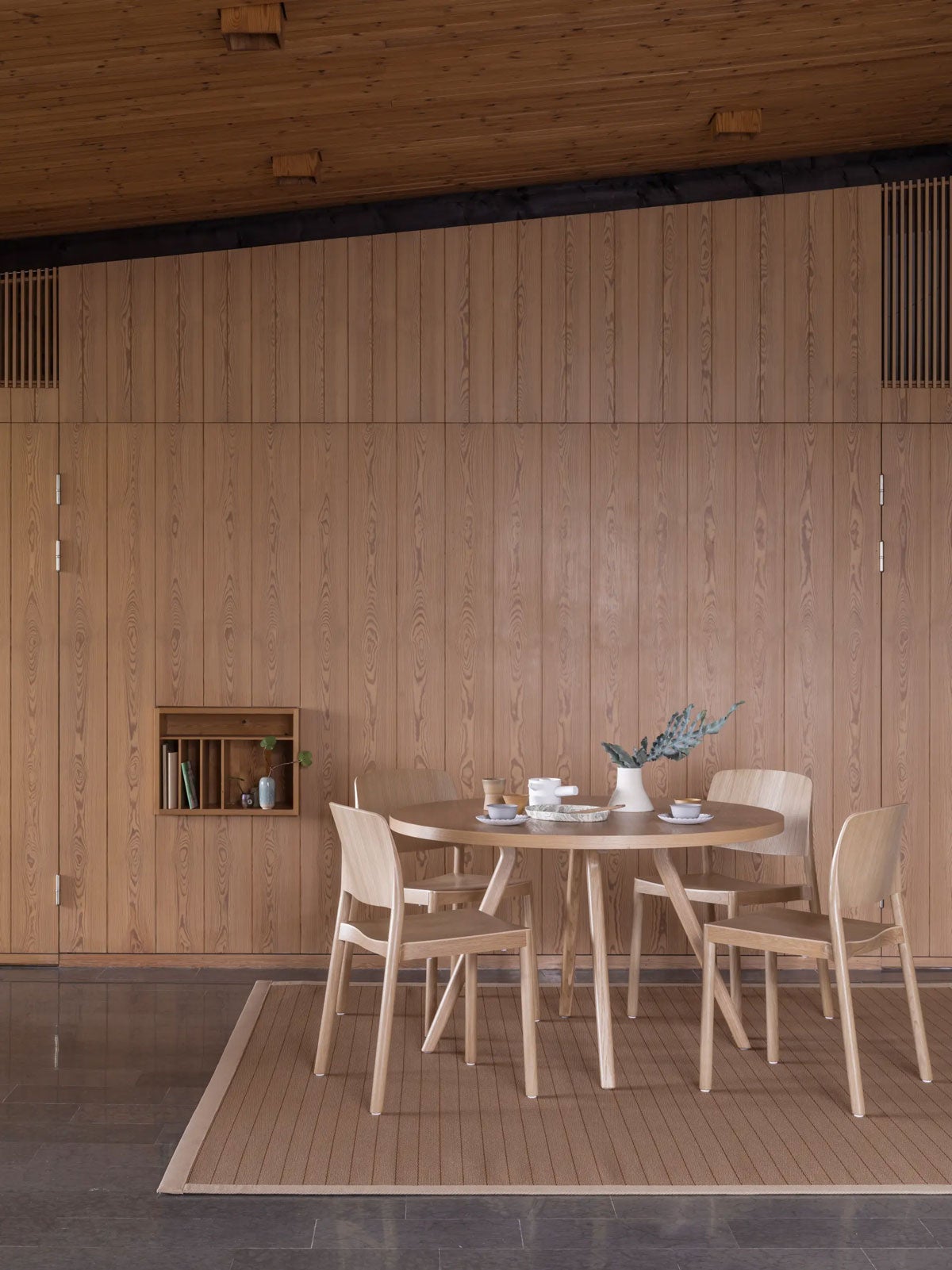 Swedese-Bespoke-Angle-Table-D120-Lifestyle