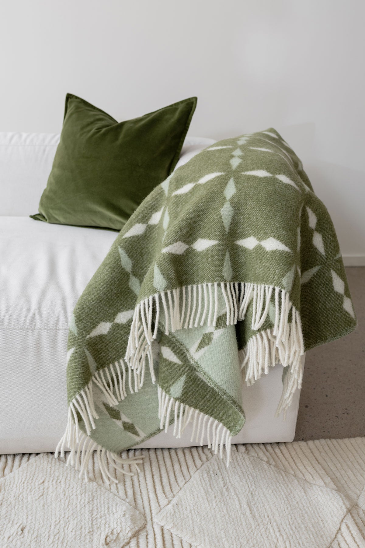 Classic-Collection-Tile-Throw-Green-Lifestyle