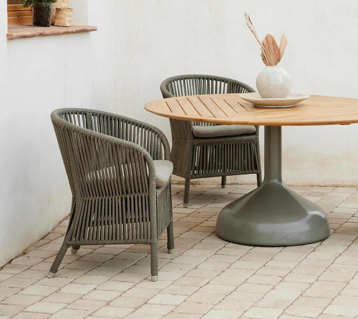 Derby-chair-Glaze-dining-table-1-20301861-env-97004