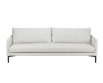 Soffan Band C, med bredd 215 centimeter. Soffan är klädd i tyget Grace 101.