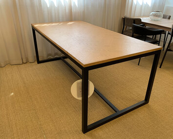 Fishbone-matbord-utställningsex-1