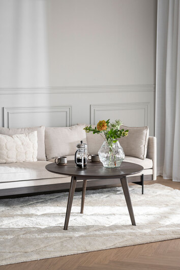 Yumi-Soffbord-Runt-Brun-Ek-Miljo