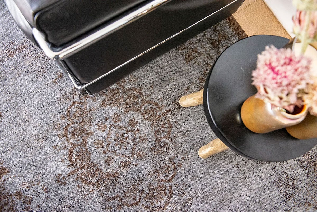 Louis-De-Poortere-Medallion-Rug-Grey-Ebony-Lifestyle-1