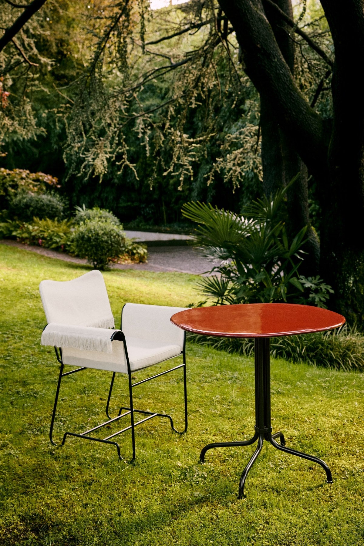 Gubi-Carmel-Bistrobord-miljo-700810068510353