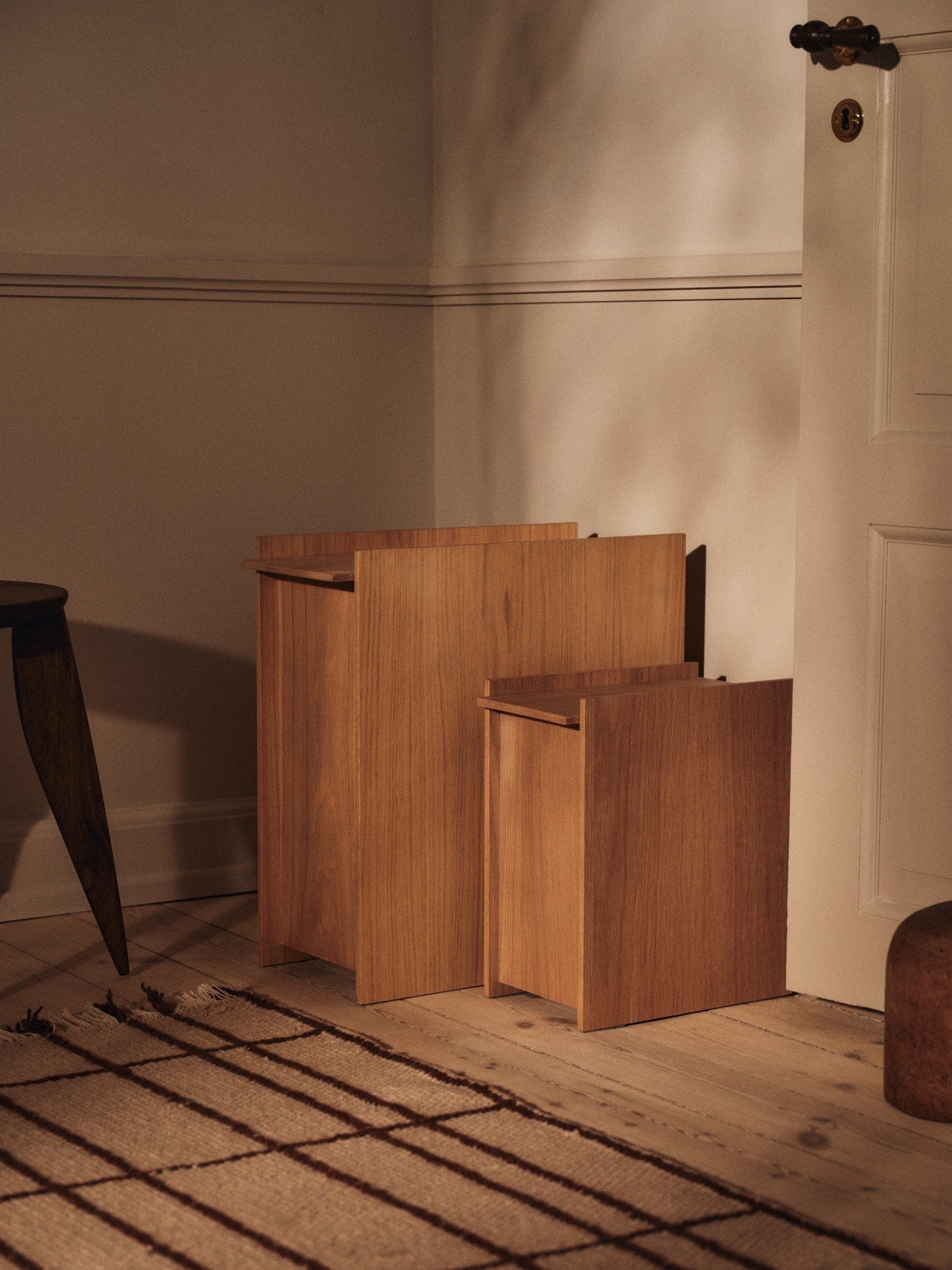 Ferm-Living-Sama-Wooden-Bin-35-Oak-3050-miljo-1