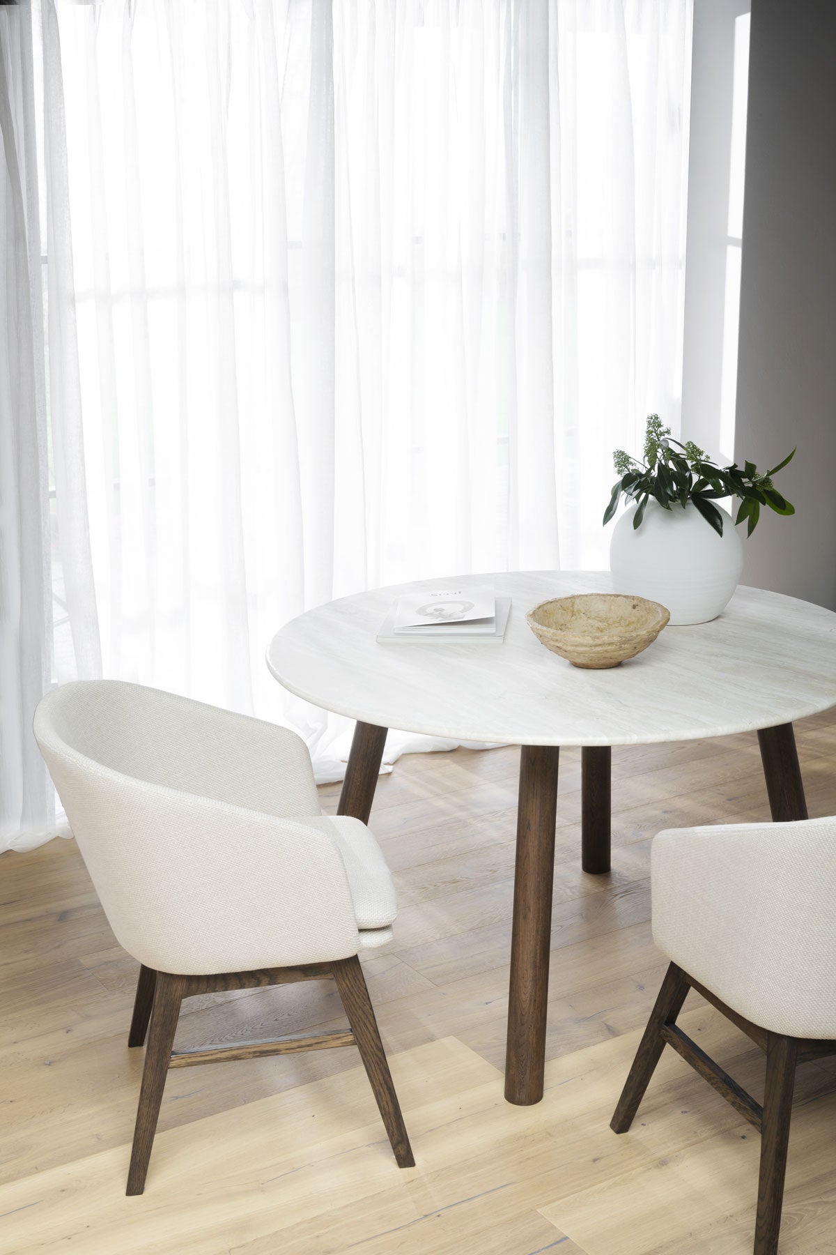 Taransay Matbord Travertin Brun Ek