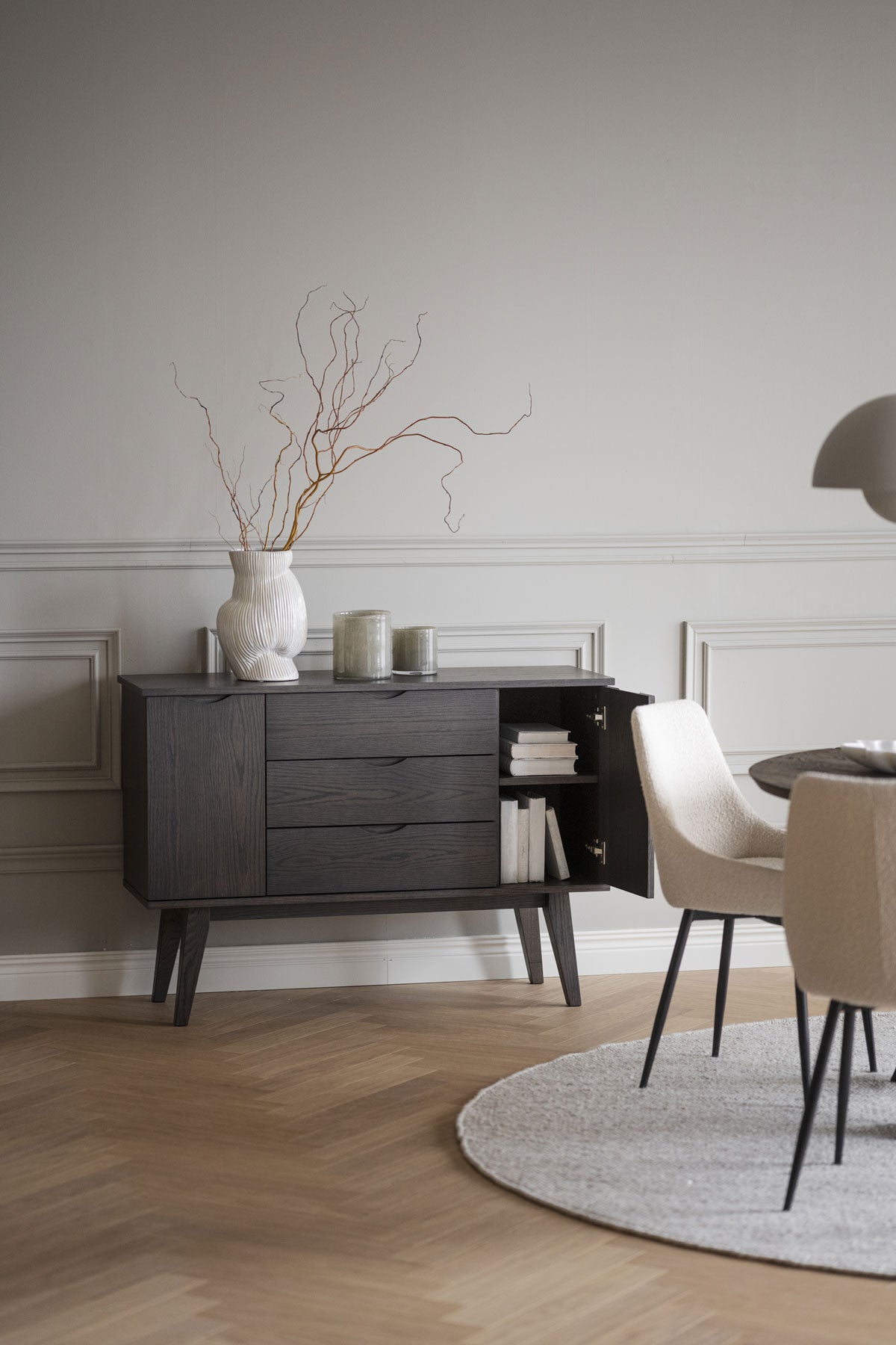 Filippa Sideboard i brun ek, i bredden 120 centimeter