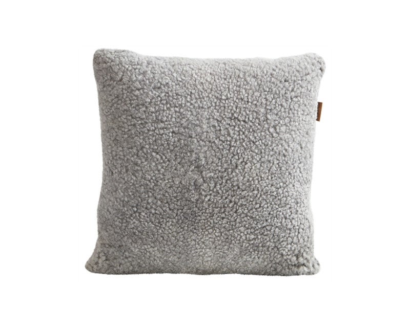 Alice Fårskinnskudde 50x50 Granit