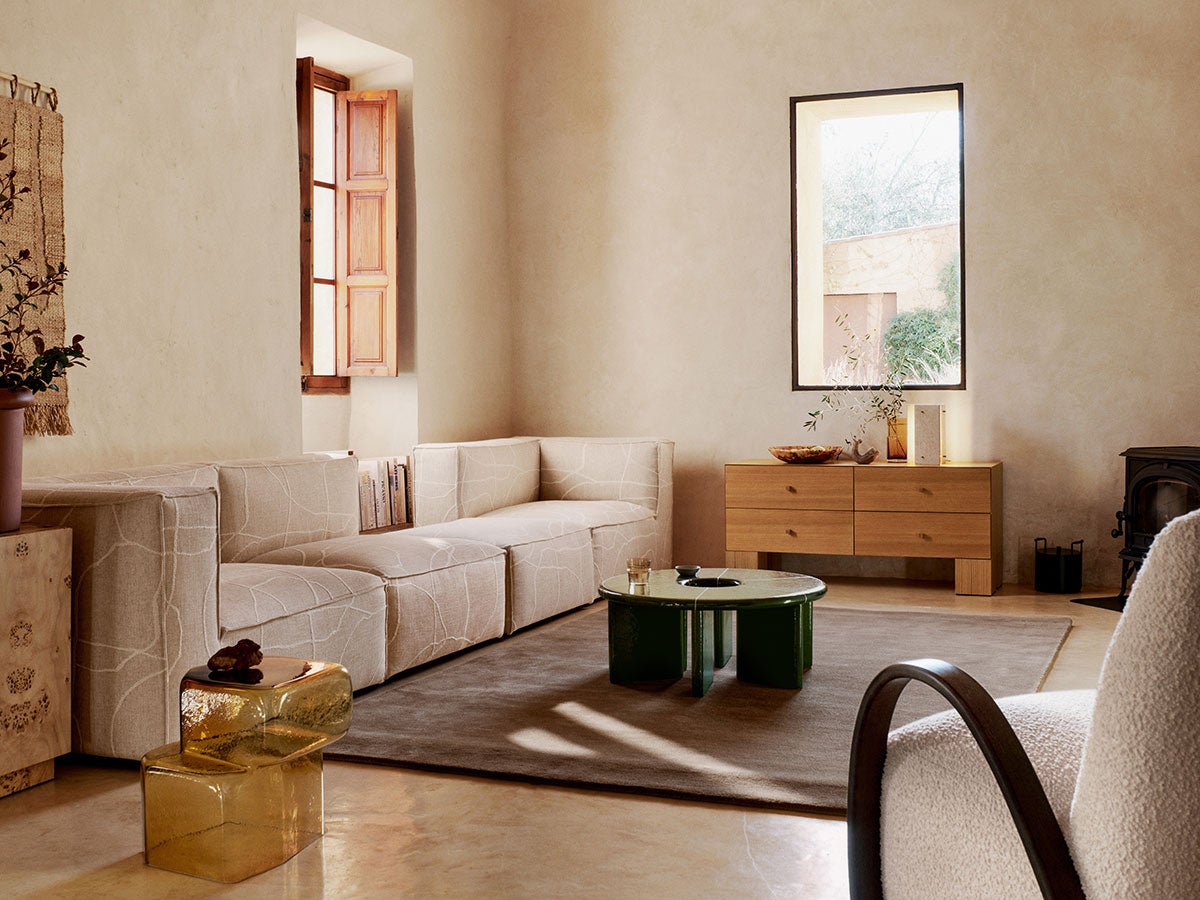 Deya Soffbord i ljust inrett vardagsrum