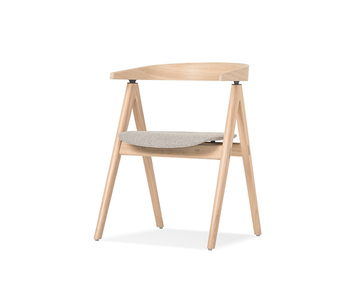 Ava stol från Gazzda i vitoljad ek. 