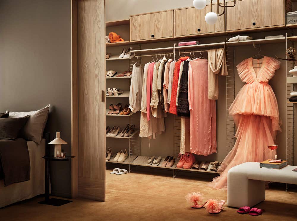 string-system-walkincloset-bedroom-wardrobe-2.jpg Inspiration String system till walk in closet eller garderoben i ek