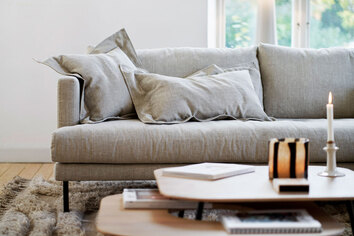 Britt soffa i tyget Caleido Stampato 01 Natur. 