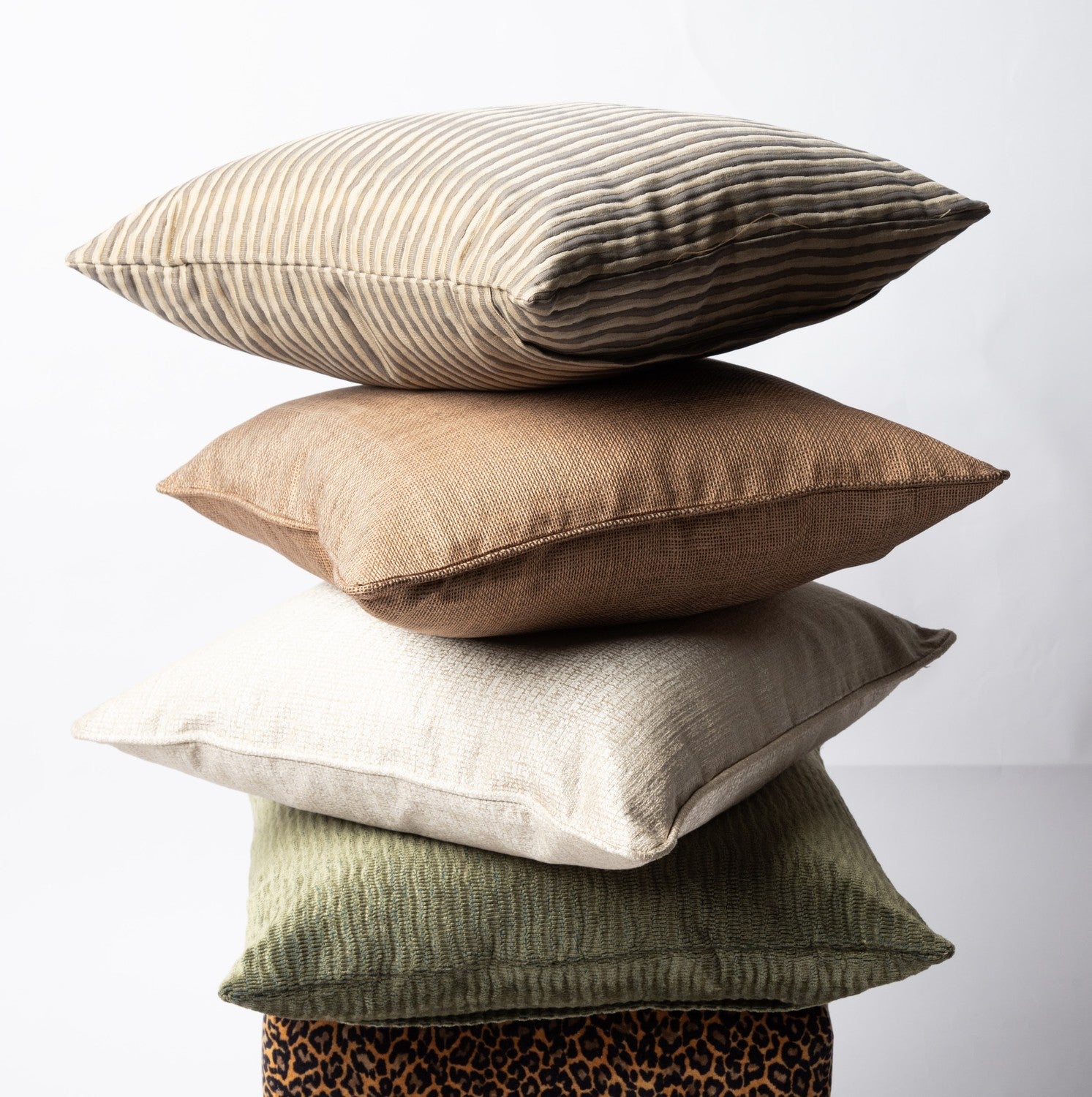Sparre Cushion Moss från Tinted Objects.