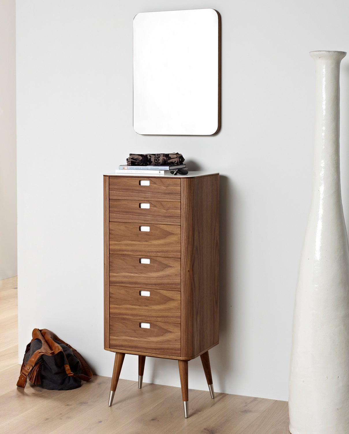 Ak 24 kommod valnöt