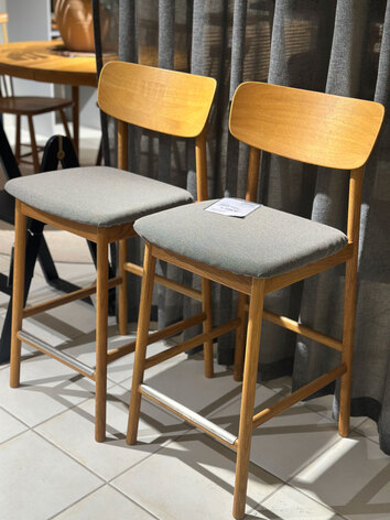 Prima-vista-barstolar-stolab-utstallningsex