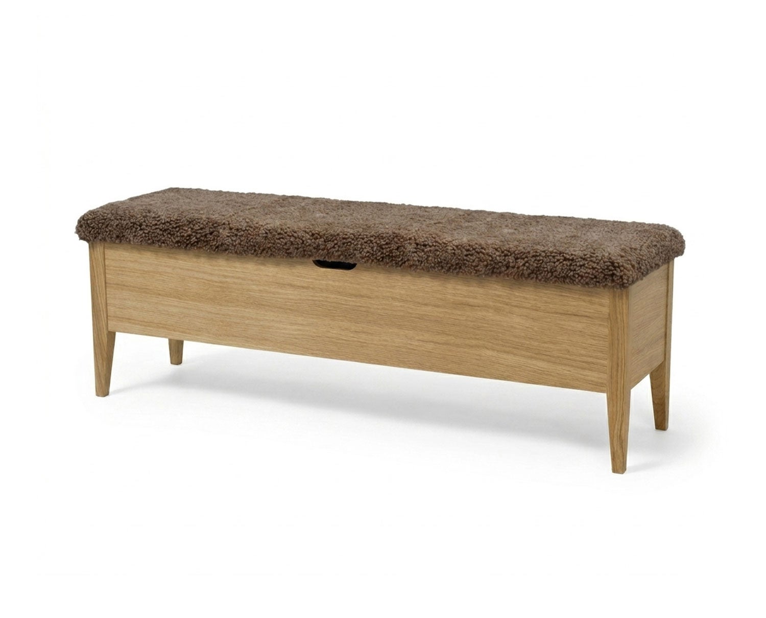 Klinte bänk 120 cm i oljad ek med beige fårskinn