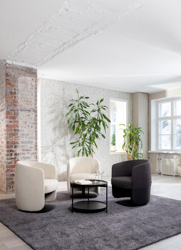 Miljöbild på fåtöljen Bonita.