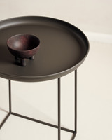 Duke Soffbord Medium Earth Black med liten träskål